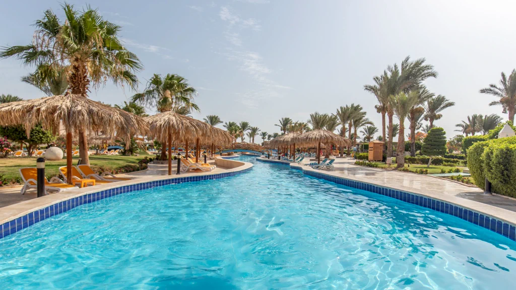 الفندق لونج بيتش ريزورت - الغردقة